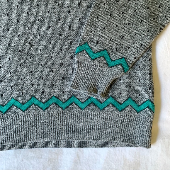 Vintage Gray and Teal Crewneck Sweater - Picture 4 of 6